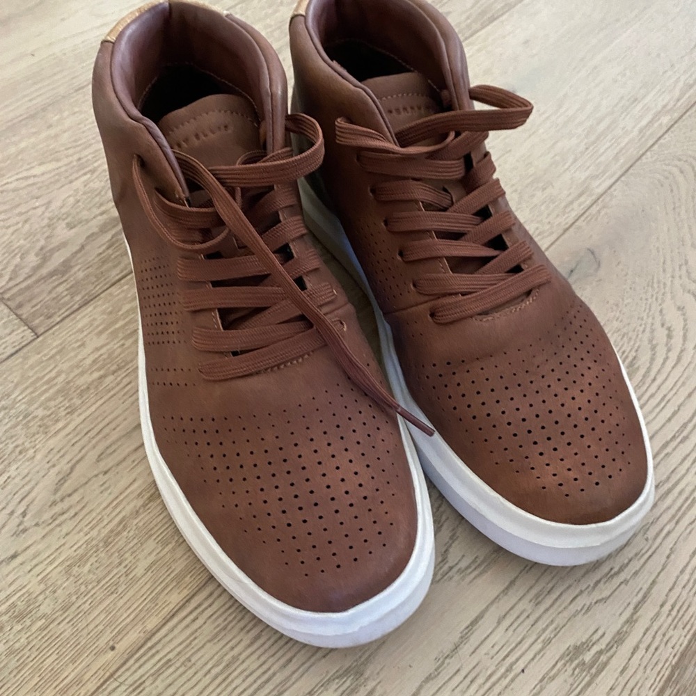 Like New Perry Ellis Portfolio Leather Dress Sneakers, Size 10